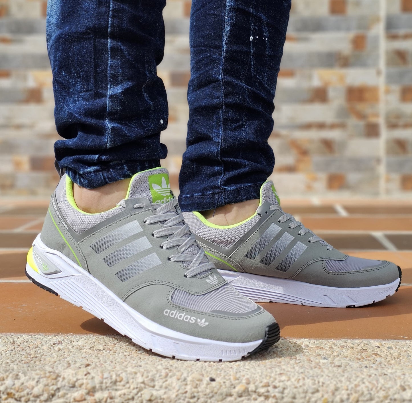 Adidas Run +3 Pares de Medias Gratis