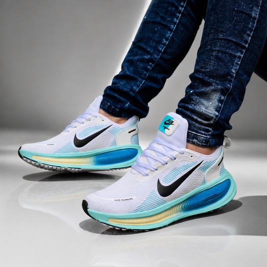 TENIS NIKE VOMERO 18