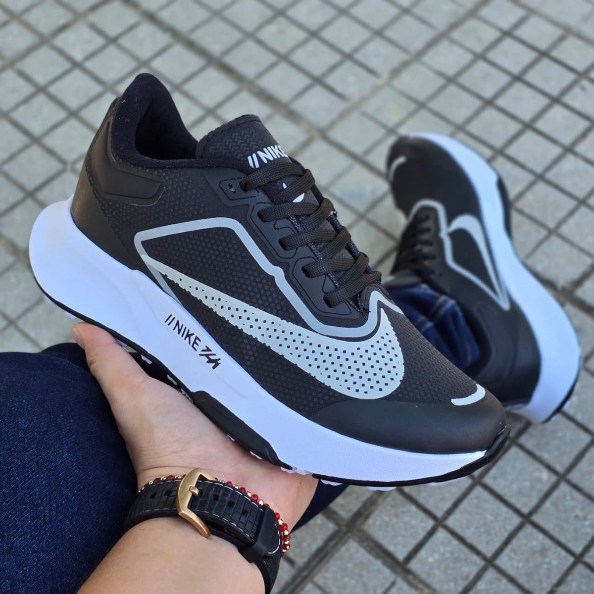 NIKE FLY